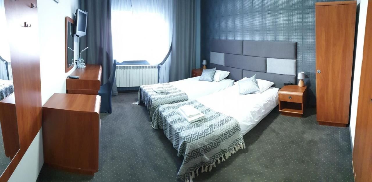 Отель Hotel Bursztynowy Józefów na Wisłą-24